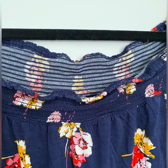 2/$20π Old Navy β’ Off the shoulder blouse β’ Sz XL - Picture 2 of 5